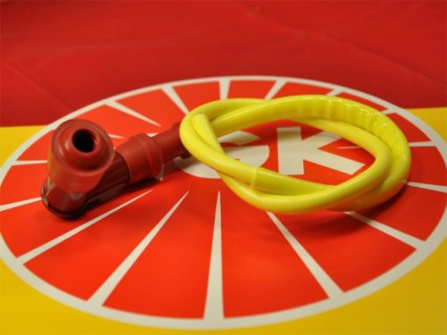 NGK Racing szilikon kupakos gyertyapipa + kábel (90 fokos / rövid)